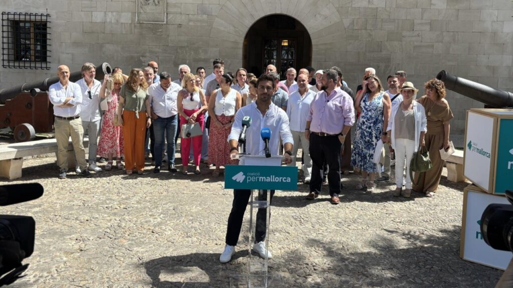 Pere S&aacute;nchez presenta su candidatura en un acto pol&iacute;tico en Mallorca.