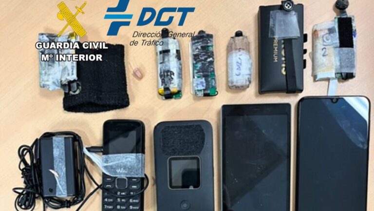 Dispositivos electrónicos utilizados para copiar en exámenes de conducir