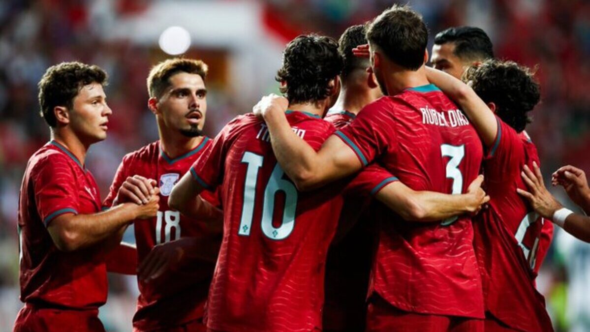Jugadores de Portugal celebrando un gol en un partido contra Nigeria