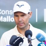 Rafa Nadal atendiendo a los medios en un evento benéfico