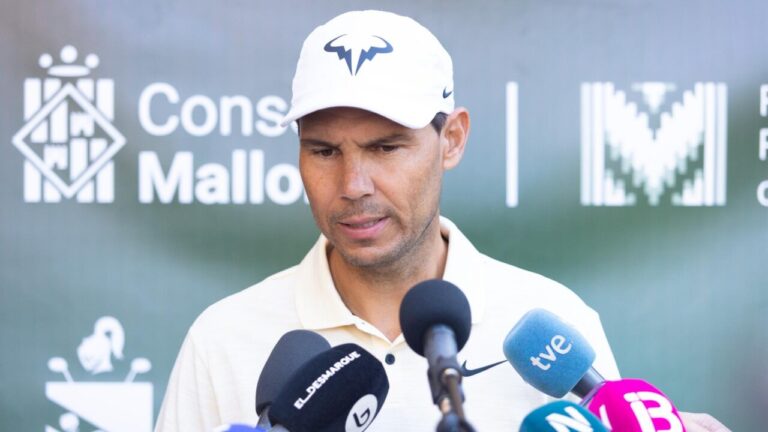 Rafa Nadal atendiendo a los medios en un evento benéfico