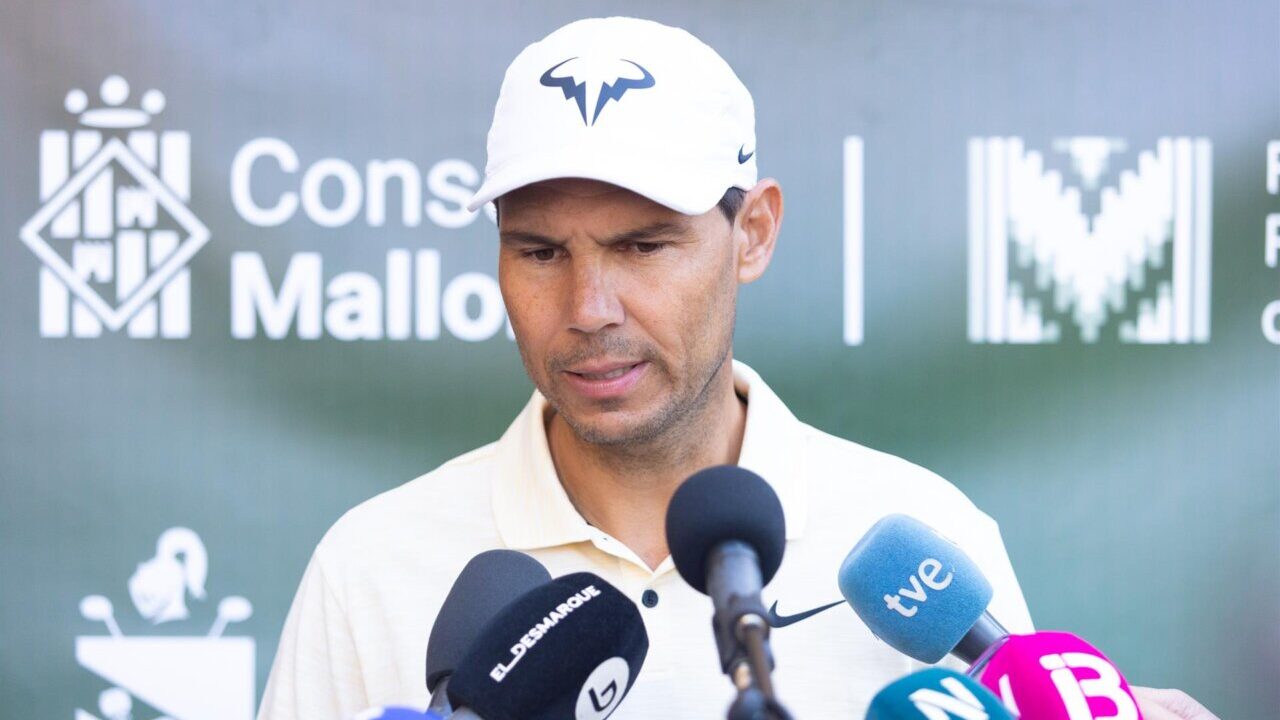 Rafa Nadal atendiendo a los medios en un evento ben&eacute;fico