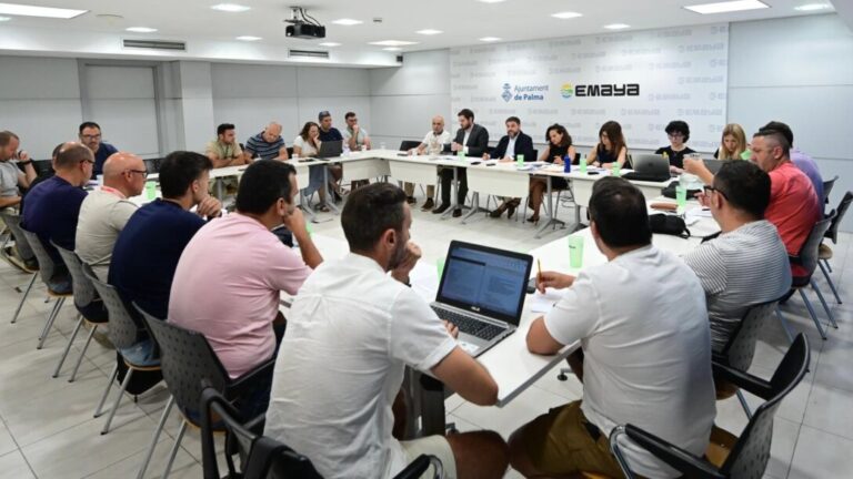Reunión de sindicatos de la Policía Local en el Ayuntamiento de Palma