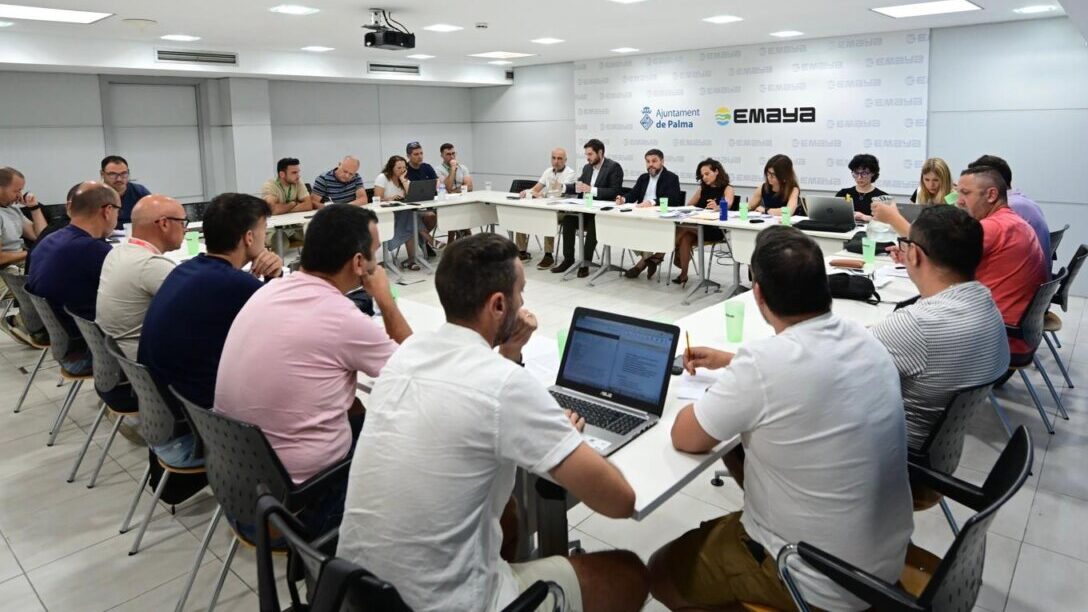 Reuni&oacute;n de sindicatos de la Polic&iacute;a Local en el Ayuntamiento de Palma