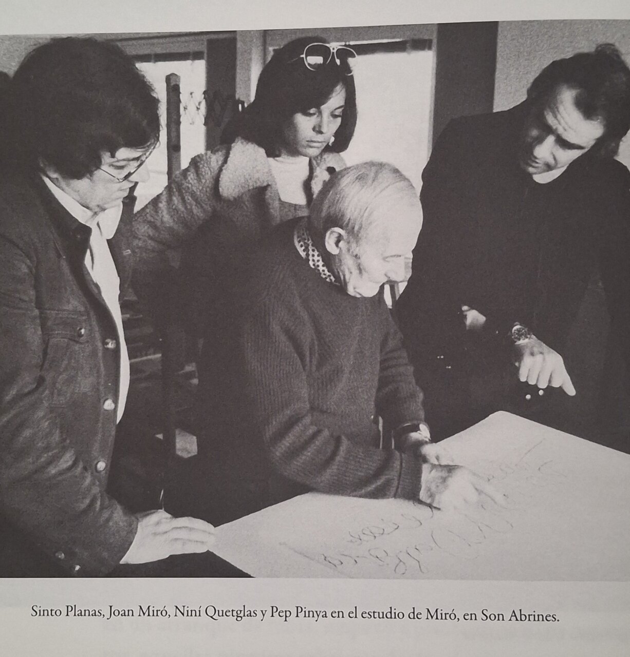 Sinto Planas, Joan Miró, Nini Quetglas y Pep Pinya en el estudio de Miró
