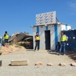 Operativo policial en Son Banya con agentes de seguridad y estructuras ilegales