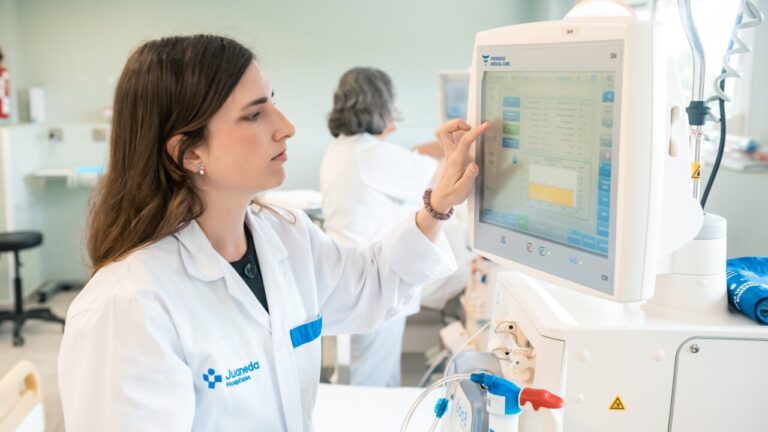 Juaneda y Fresenius llevan la última tecnología en diálisis a los pacientes renales de Mallorca
