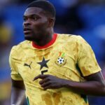 Thomas Partey jugando con la selecci&oacute;n de Ghana en un partido de f&uacute;tbol