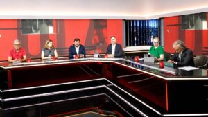 Mesa de an&aacute;lisis del programa Torn de Paraula discutiendo pol&iacute;tica y justicia