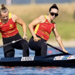 Viktoria Yarchevska y &Agrave;ngels Moreno compitiendo en kayak