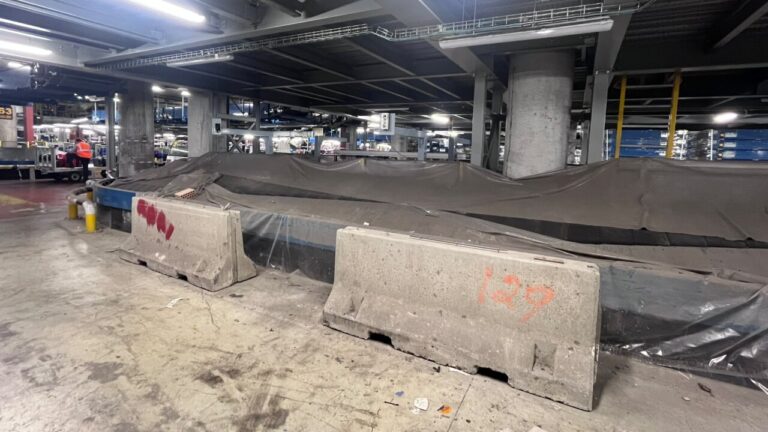 Denuncian el degradante estado y las condiciones del patio de equipajes del Aeropuerto de Palma