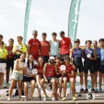 Grupo de ganadores del acuatlón Ciutat de Palma en el podio