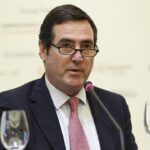 Antonio Garamendi hablando en una conferencia sobre economía