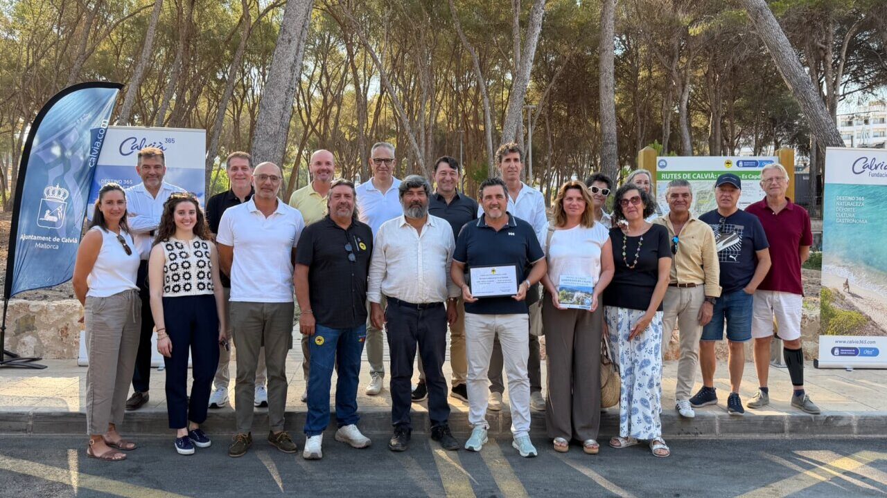 Presentaci&oacute;n de nuevas rutas de senderismo en Calvi&agrave; con autoridades locales
