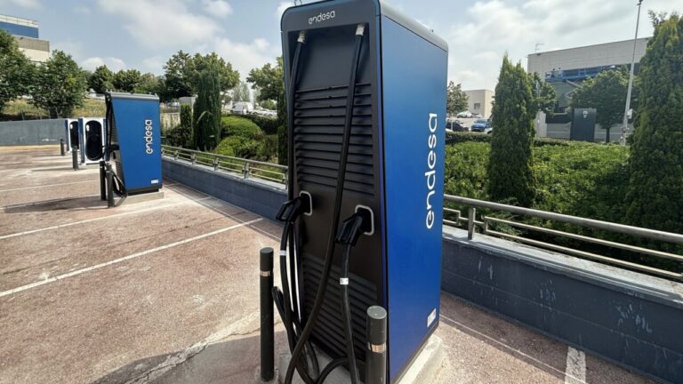 Cargadores ultrarr&aacute;pidos de veh&iacute;culos el&eacute;ctricos de Endesa en Baleares