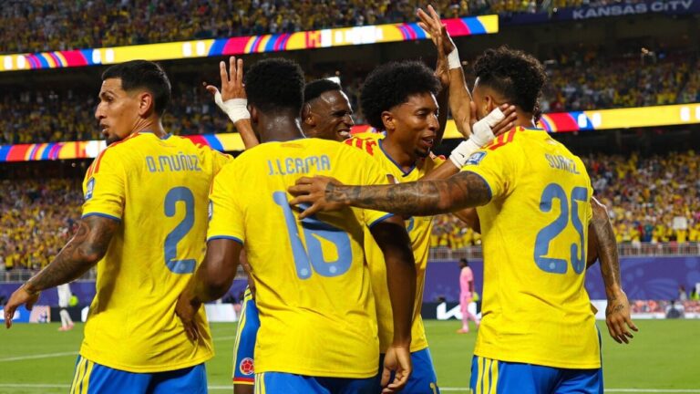 Jugadores de la selección colombiana celebrando un gol en el Mundial 2026