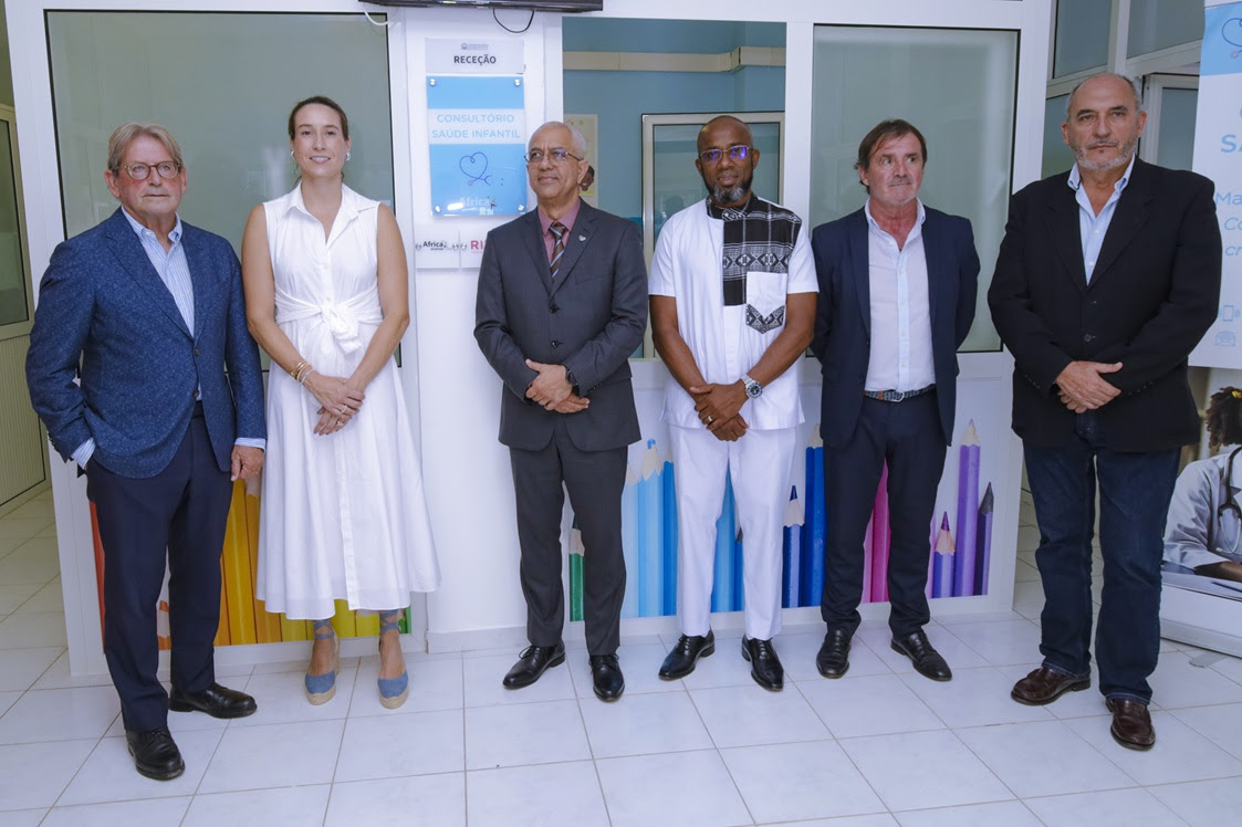 Inauguración del Consultorio Solidario de Salud Infantil en Cabo Verde
