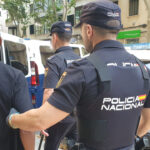 Un hombre apuñala a otro en un autobús en Palma porque "tenía la música demasiado alta"