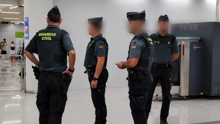 Desarticulados dos grupos criminales especializados en hurtos exprés en el aeropuerto de Palma