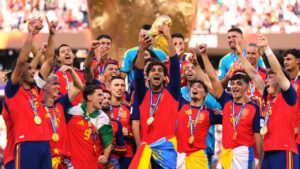 Jugadores de la selecci&oacute;n espa&ntilde;ola celebrando la victoria en el Mundial 2026