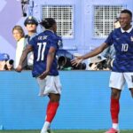 Kylian Mbappé celebra un gol con sus compañeros de equipo en el Mundial 2026