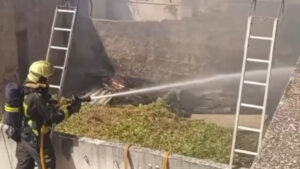 Se derrumba el techo de la vivienda en la que se origin&oacute; el incendio de Llucmajor