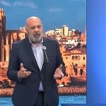 Jaime Martínez hablando en un evento político en Santiago de Compostela