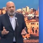 Jaime Martínez hablando en un evento político en Santiago de Compostela