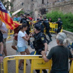 Protesta contra el turismo con enfrentamiento entre manifestantes y policía