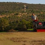 ¿Por qué se pinchan los greenes? La razón detrás de uno de los mantenimientos más importantes de los campos de golf
