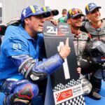 Pilotos de FR Moto celebrando su victoria en las 24 Horas de Montmeló