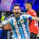 Lionel Messi celebra un gol durante el partido Argentina contra Egipto
