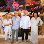 Michael Douglas y amigos en el museo Sa Bassa Blanca en Mallorca
