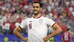 Mikel Merino celebra su gol contra Portugal en el Mundial 2026.