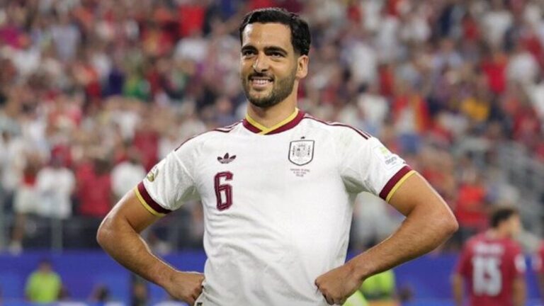 Mikel Merino celebra su gol contra Portugal en el Mundial 2026.