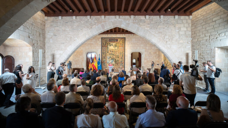 Inauguración de nuevas salas en el Palacio de la Almudaina con público presente