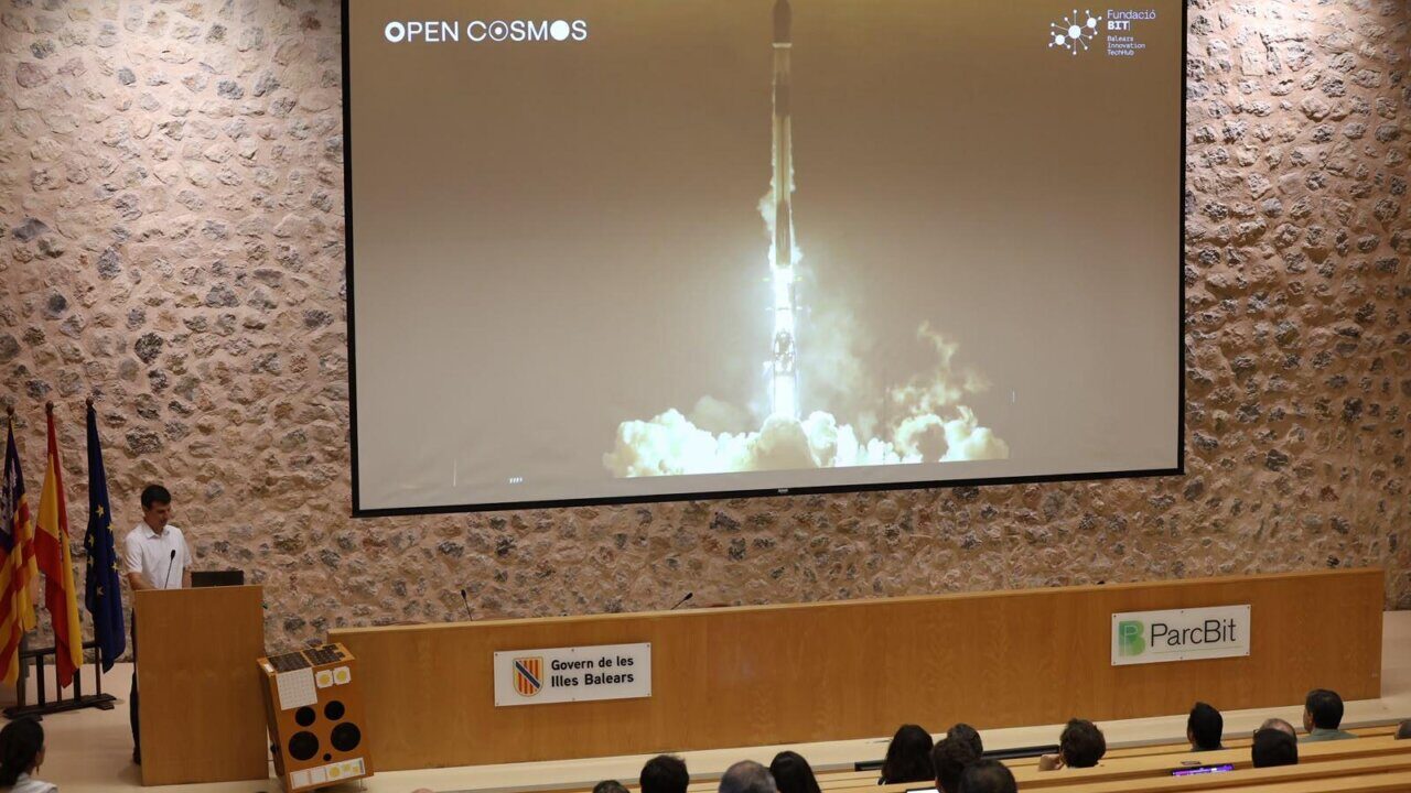 Presentaci&oacute;n del sat&eacute;lite Posid&ograve;nia en el ParcBit de Baleares