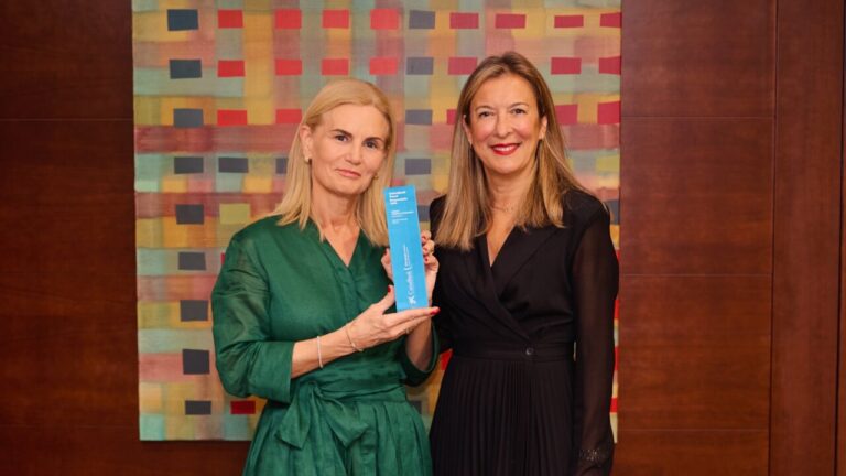 CaixaBank distingue a Susana Carrillo, de Globales Hotels, con el Premio Empresaria