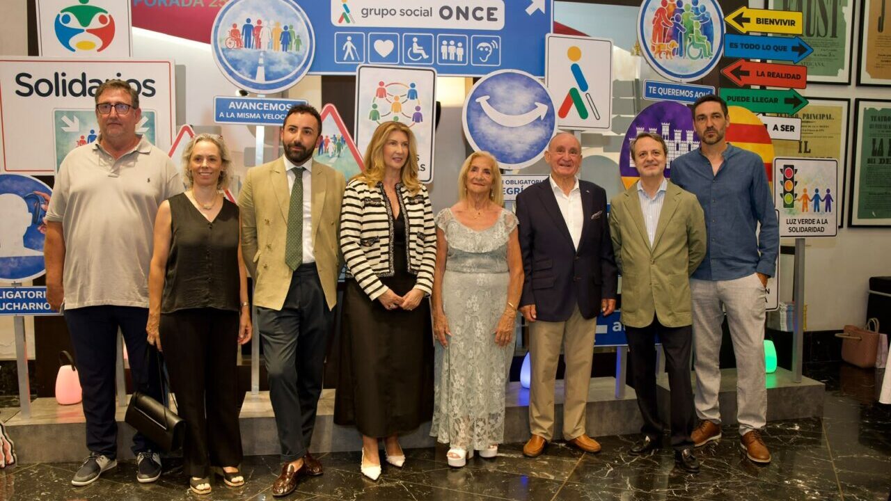 Grupo de personas en la gala de los Premios ONCE 2026 en Palma