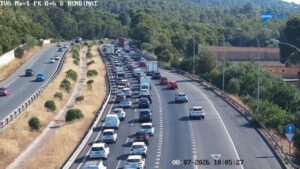 Tr&aacute;fico denso en la autopista de Andratx hacia Palma