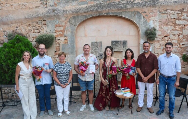 Presentación de obras ganadoras de los Premios Literarios en Santanyí