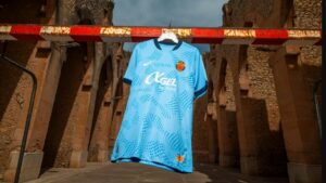 El Mallorca presenta "Essència", su tercera equipación inspirada en la piedra seca