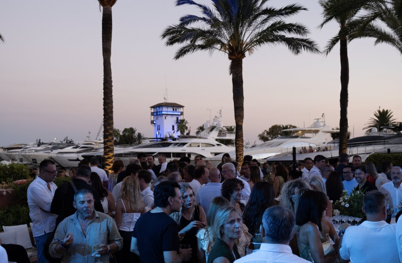 Celebración del 40 aniversario de Puerto Portals con asistentes y yates