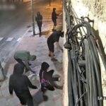 Grupo de personas realizando actos vand&aacute;licos en Santa Mar&iacute;a del Cam&iacute;