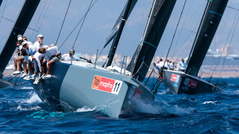 El Hispania del Rey Don Felipe lidera el arranque de la Copa del Rey Mapfre