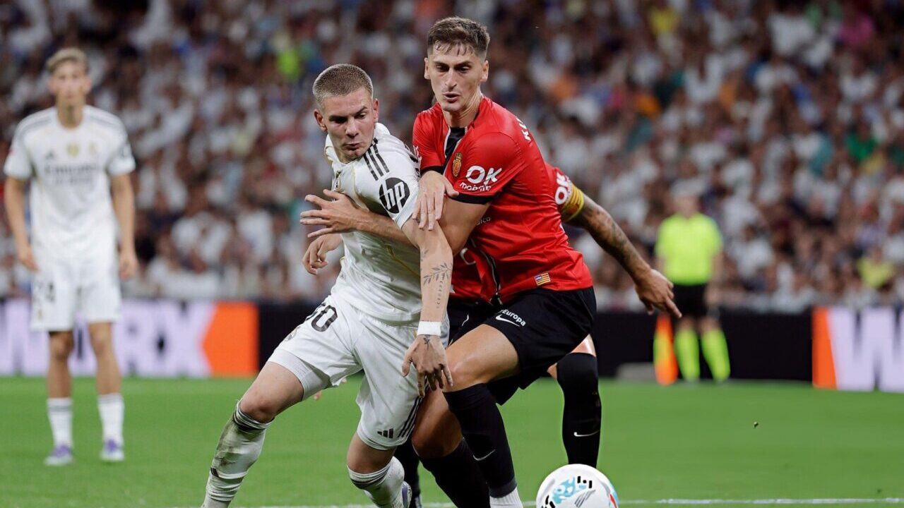 Marash Kumbulla en acci&oacute;n durante un partido de f&uacute;tbol