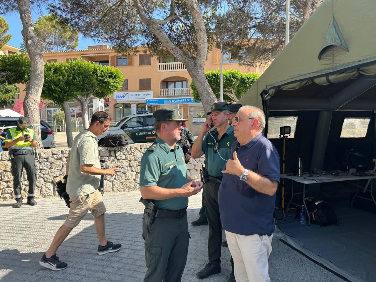 el máximo responsable de la Guardia Civil en Baleares, el general de brigada Alejandro Hernández Mosquera, como el delegado del Gobierno, Alfonso Rodríguez